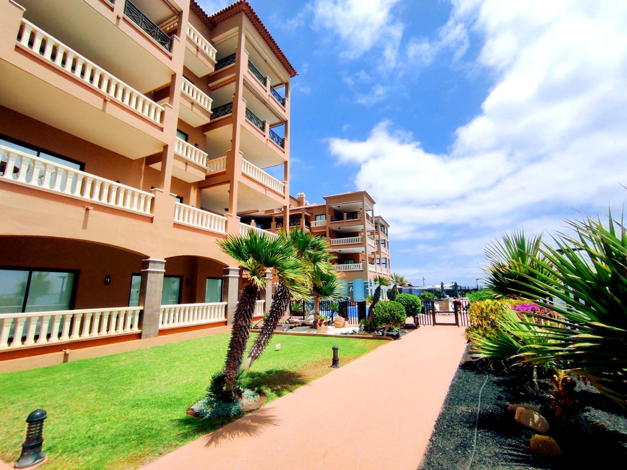 El Nautico Suites, The Beachfront Paradise San Miguel de Abona Exteriör bild